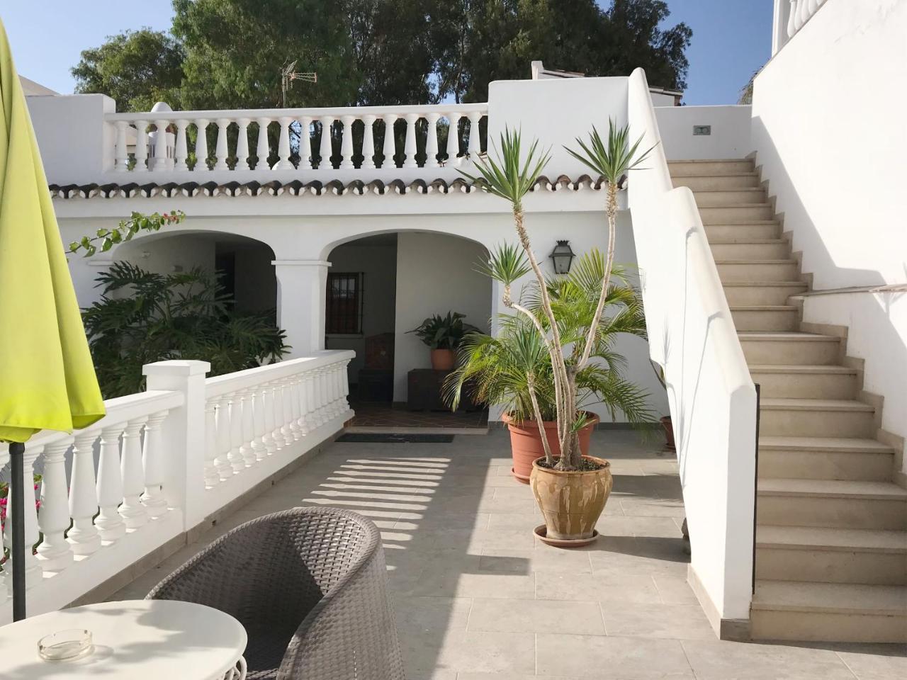 Apartamentos Turisticos La Mundial Malaga Exterior photo