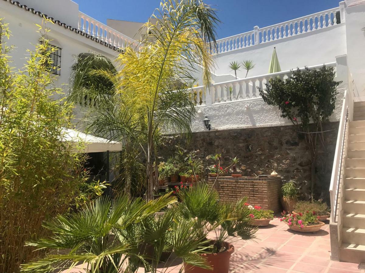 Apartamentos Turisticos La Mundial Malaga Exterior photo